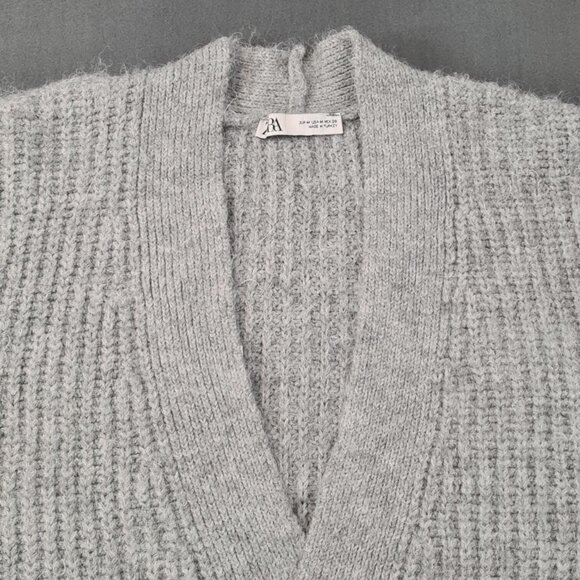 Zara Womens Cardigan Size M Light Gray Chunky Knit Long with Pockets and Buttons - Picture 6 of 14
